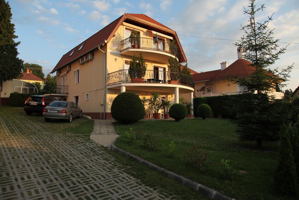 Erika Apartmanházak Hévíz Quarto foto