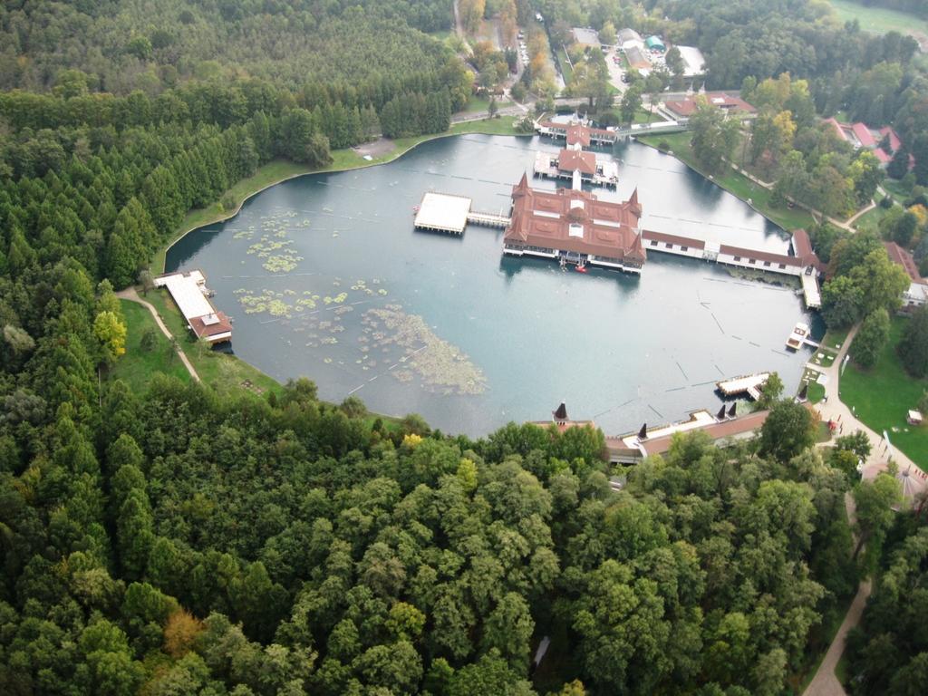 Erika Apartmanházak Hévíz Exterior foto