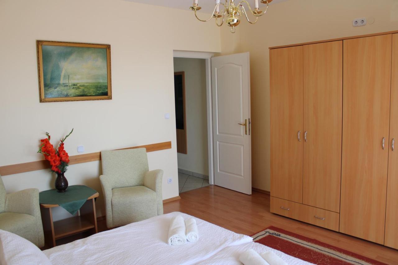 Erika Apartmanházak Hévíz Exterior foto